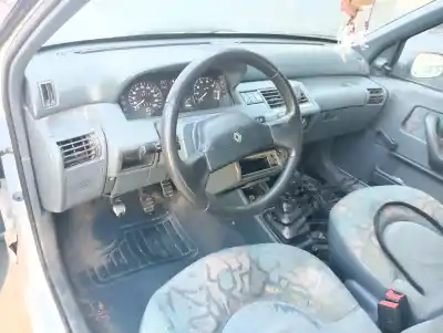 Veicolo di demolizione renault clio i fase i+ii (b/c57) 1.2 dell'anno 2001 alimentato e7f