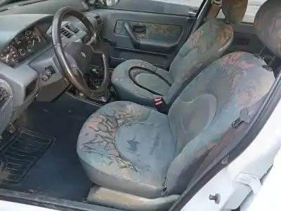 Veicolo di demolizione renault clio i fase i+ii (b/c57) 1.2 dell'anno 2001 alimentato e7f