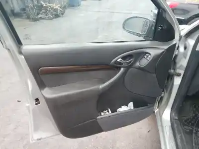 Veículo de Sucata ford focus berlina (cak) ghia do ano 1999 alimentado fyda
