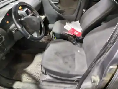 Здавання транспортного засобу opel corsa c blue line року 2003 потужний z10xep