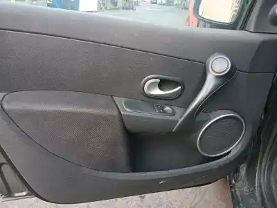 Veículo de Sucata renault clio iii confort dynamique do ano 2007 alimentado d4f740