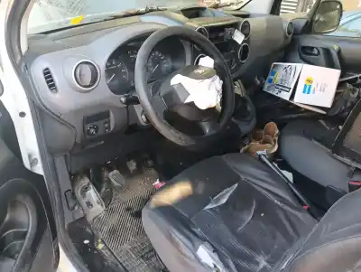 Veículo de Sucata peugeot partner tepee 1.6 hdi / bluehdi 75 do ano 2012 alimentado 9hn