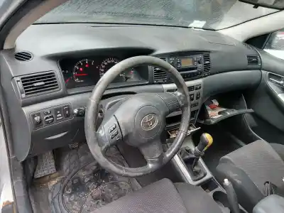 Veículo de Sucata toyota corolla (e12) 2.0 d-4d linea luna berlina do ano 2007 alimentado 1cdftv