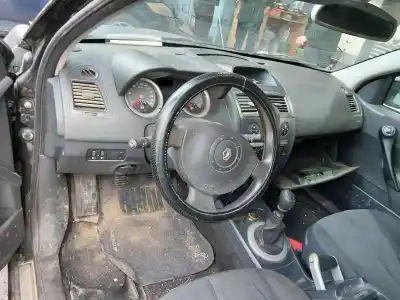 Scrapping Vehicle renault megane ii familiar authentique confort 135 cv / 99 kw of the year 2004 powered f4r770