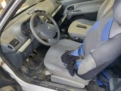 Scrapping Vehicle renault clio ii fase ii (b/cb0) authentique 58 cv / 43 kw of the year 2002 powered d7f