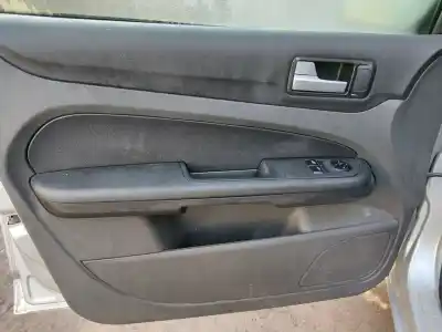 Veículo de Sucata ford focus berlina (cap) ambiente (d) do ano 2006 alimentado kkda