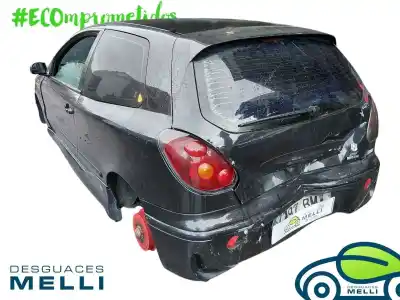 Veicolo di demolizione fiat bravo (182) jtd 105 / 100 sx dell'anno 2001 alimentato 182b9000