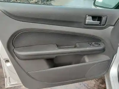 Veículo de Sucata ford focus berlina (cap) ambiente (d) do ano 2006 alimentado hhda