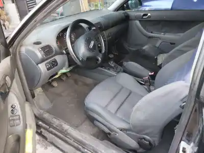 Veículo de Sucata audi a3 (8l1) 1.6 do ano 2001 alimentado aeh