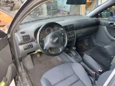 Veículo de Sucata audi a3 (8l1) 1.6 do ano 2001 alimentado aeh