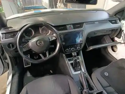 Veículo de Sucata skoda octavia combi (5e5) like 150 cv / 110 kw do ano 2001 alimentado crmb