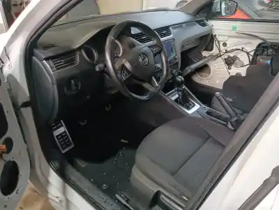 Veículo de Sucata skoda octavia combi (5e5) like 150 cv / 110 kw do ano 2001 alimentado crmb