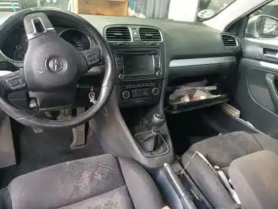 Veículo de Sucata volkswagen golf vi variant (aj5) 1.6 tdi do ano 2001 alimentado cayc