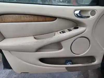 Vehicul casat jaguar x-type 2.0 d classic al anului 2003 alimentat 6b