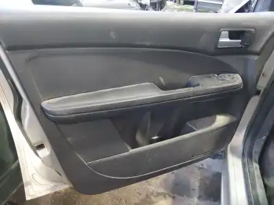 Veicolo di demolizione ford focus c-max (cap) ambiente (d) dell'anno 2001 alimentato g8da