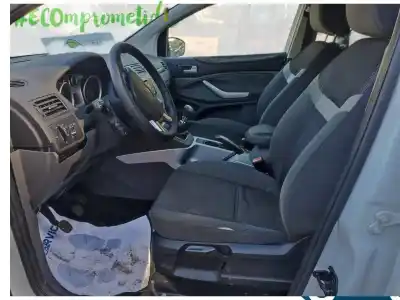 Veículo de Sucata ford kuga (cbv) trend do ano 2001 alimentado g6dg