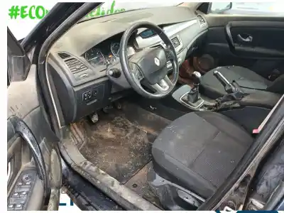 Sloopvoertuig renault laguna iii expression van het jaar 2001 aangedreven m9r742