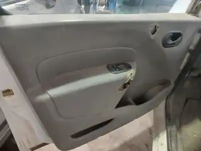 Veicolo di demolizione renault kangoo profesional dell'anno 2001 alimentato k9k802