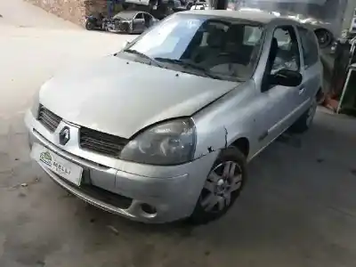 Vehículo de desguace RENAULT                                            CLIO II FASE II (B/CB0)                                                                                                                                                                                                                                    G-D7F G7                                                                                                                                                                                                                                                   del año 2005 con motor G/D7F G7