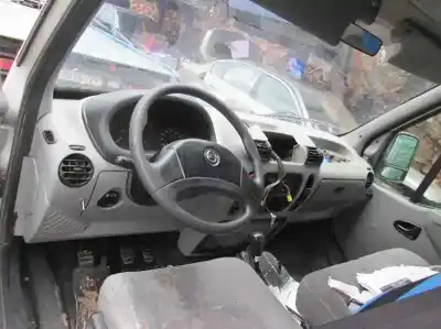 Veículo de Sucata opel movano combi medio 3.5t 114 cv / 84 kw do ano 2001 alimentado 