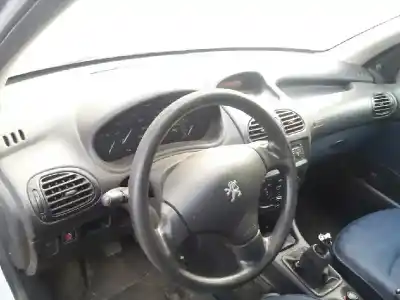 Hurda Aracı peugeot 206 berlina 206 5p xr 75 yılın 2002 güçlü kfw