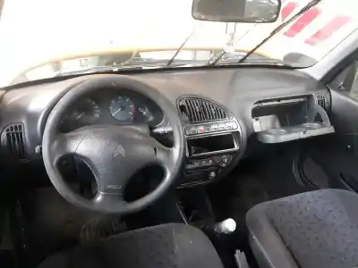 Veículo de Sucata citroen saxo 1.5 diesel do ano 2001 alimentado vjz