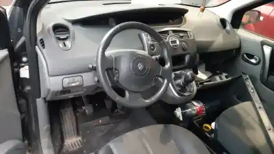 Vehicul casat renault scenic ii confort dynamique al anului 2001 alimentat f9q812