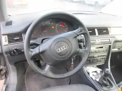 Sloopvoertuig audi a6 berlina (4b2) 2.5 v6 24v tdi van het jaar 2001 aangedreven afb
