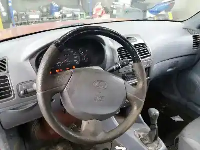 Здавання транспортного засобу hyundai accent (lc) gl 4p року 2001 потужний g4ea