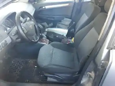 Sloopvoertuig opel astra h berlina enjoy van het jaar 2005 aangedreven z17dth