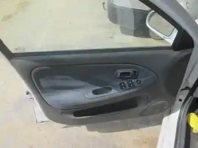 Veicolo di demolizione HYUNDAI LANTRA FAMILIAR (RD) 1.6 GLS 116 CV / 85 KW dell'anno 1999 alimentato 