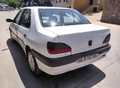Veicolo di demolizione PEUGEOT 306 BERLINA 3/4/5 PUERTAS (S2) Graffic dell'anno 1998 alimentato D-DJY