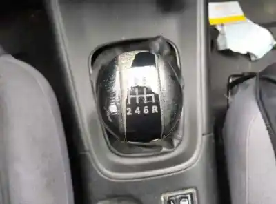 Sloopvoertuig nissan primera berlina (p12) acenta van het jaar 2002 aangedreven yd22ddt