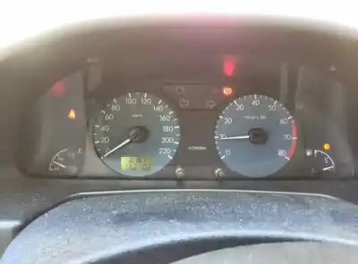 Veículo de Sucata citroen xsara berlina 1.6i 16v sx do ano 2001 alimentado 