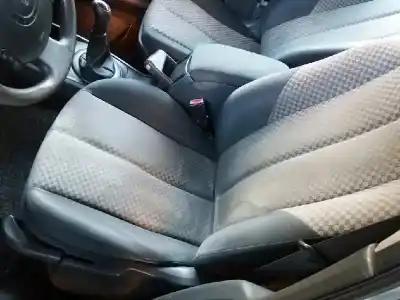 Veículo de Sucata renault megane ii berlina 5p confort expression do ano 2005 alimentado k9k722