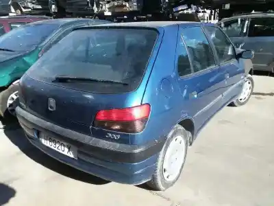 Veicolo di demolizione PEUGEOT 306 BERLINA 3/4/5 PUERTAS (S2) Graffic dell'anno 1999 alimentato D-WJZ