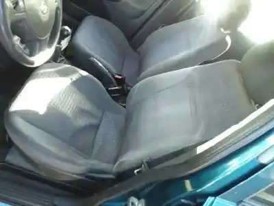 Здавання транспортного засобу opel corsa c club року 2002 потужний g-z12xe
