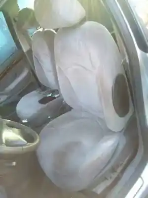 Veículo de Sucata citroen c5 berlina 2.2 hdi vivace do ano 2002 alimentado d-4hx