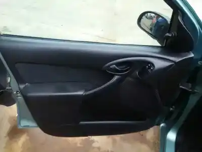 Здавання транспортного засобу FORD FOCUS BERLINA (CAK) Ambiente року 2001 потужний D/C9DB