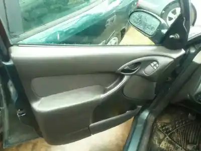 Sloopvoertuig ford focus berlina (cak) trend van het jaar 2002 aangedreven d/c908
