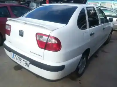 Veículo de Sucata seat cordoba berlina (6k2) tour do ano 2002 alimentado g-aud