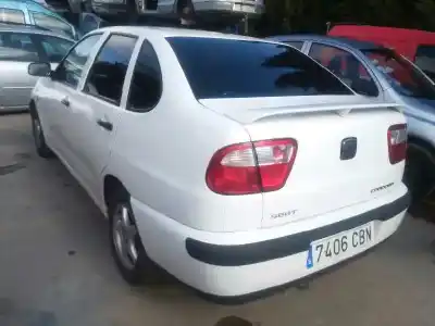 Veículo de Sucata seat cordoba berlina (6k2) tour do ano 2002 alimentado g-aud