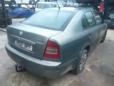 Veicolo di demolizione skoda                                              octavia berlina (1u2)                                                                                                                                                                                                                                      1.9 tdi                                                                                                                                                                                                                                                    dell'anno 2001 alimentato 