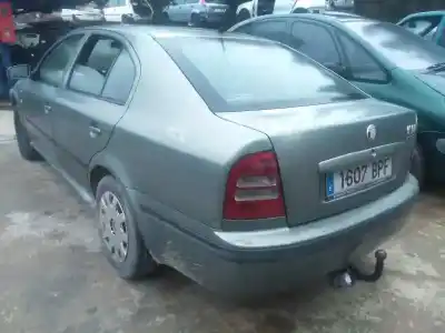 Veicolo di demolizione skoda                                              octavia berlina (1u2)                                                                                                                                                                                                                                      1.9 tdi                                                                                                                                                                                                                                                    dell'anno 2001 alimentato 