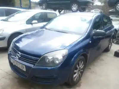 Sloopvoertuig opel astra h berlina cosmo van het jaar 2004 aangedreven g-z17dth