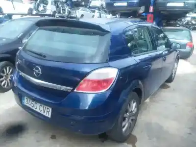 Sloopvoertuig opel astra h berlina cosmo van het jaar 2004 aangedreven g-z17dth