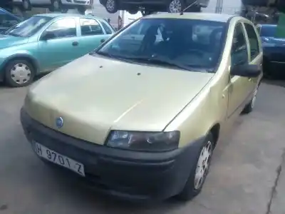 Véhicule à la ferraille FIAT PUNTO BERLINA (188) 1.2 8V Dynamic de l'année 2000 alimenté 188A400000