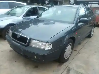 Veículo de Sucata SKODA                                              OCTAVIA BERLINA (1U2)                                                                                                                                                                                                                                      D-AGR                                                                                                                                                                                                                                                      do ano 1999 alimentado D-AGR