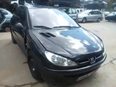 Sloopvoertuig peugeot 206 berlina xs van het jaar 2004 aangedreven rhy