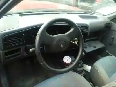 Здавання транспортного засобу renault 19 hatchback (b/c53) europa року 1996 потужний g-e7j